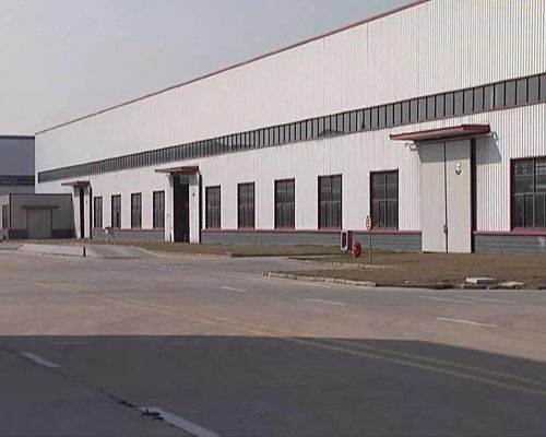 工厂一直没帮员工交社保,每月只补贴几百块钱,现在补贴发不出来,员工造反了,这笔账怎么算